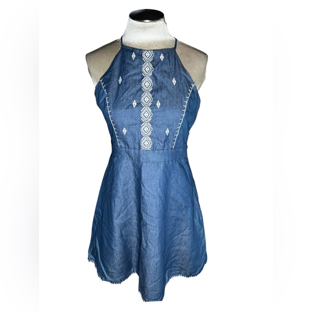 Moon River chambray open back Blue midi Dress with White Detailing M 100% cotton